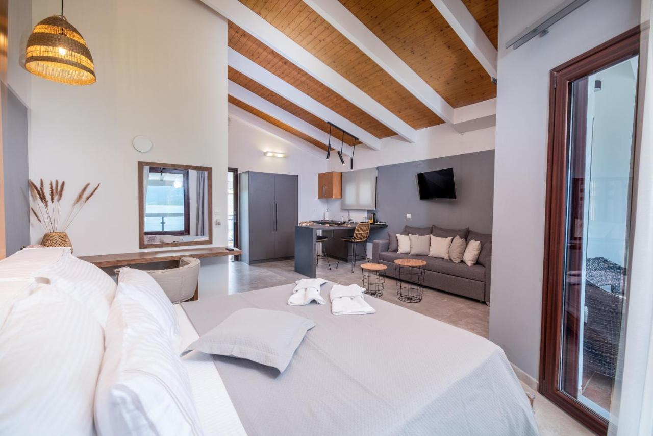 Trizonia Bay Hotel Buitenkant foto