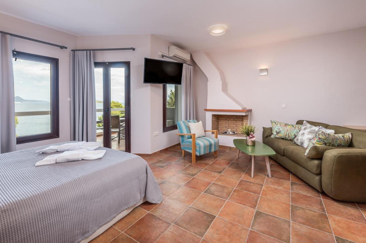 Trizonia Bay Hotel Buitenkant foto