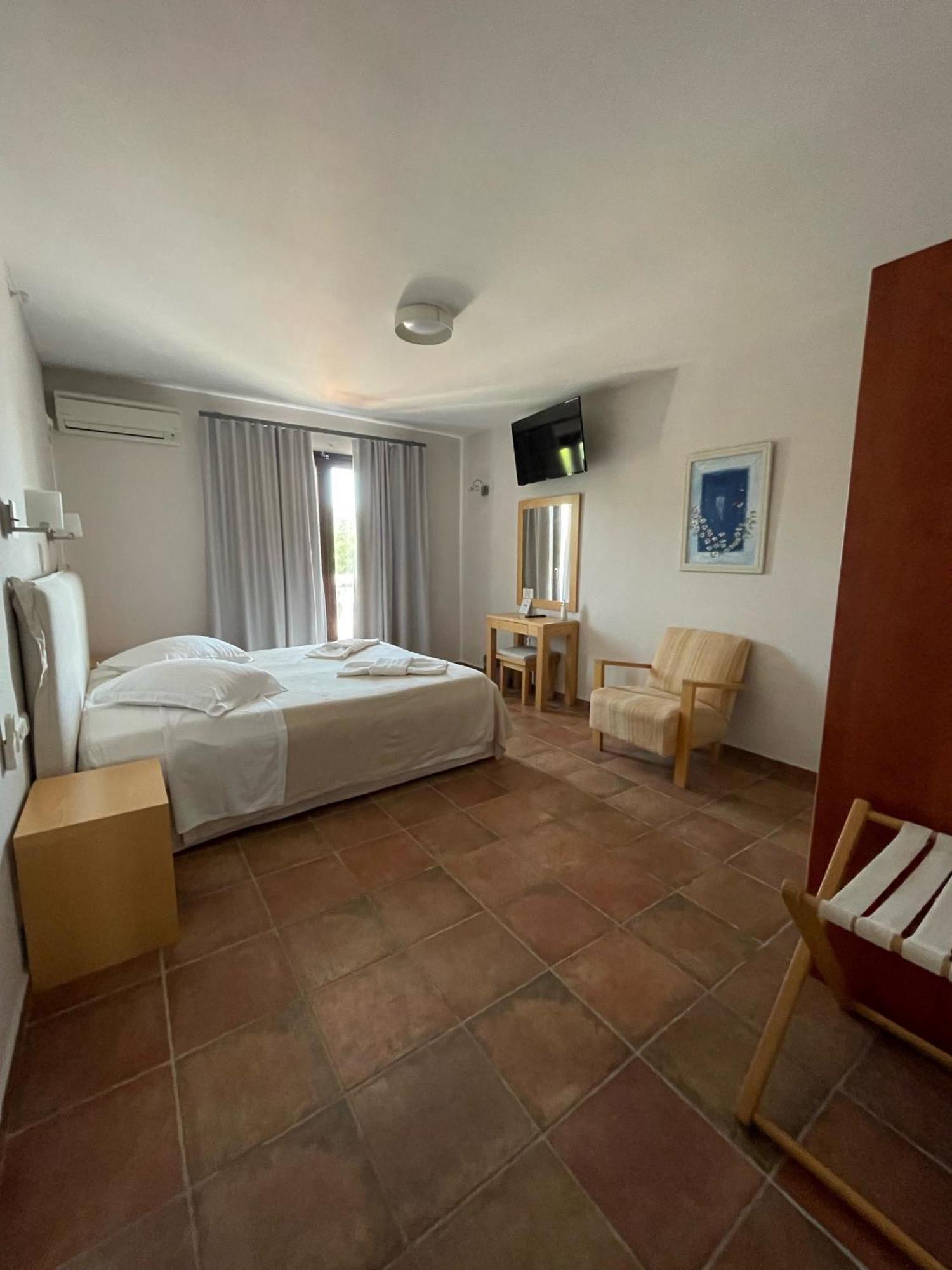 Trizonia Bay Hotel Buitenkant foto