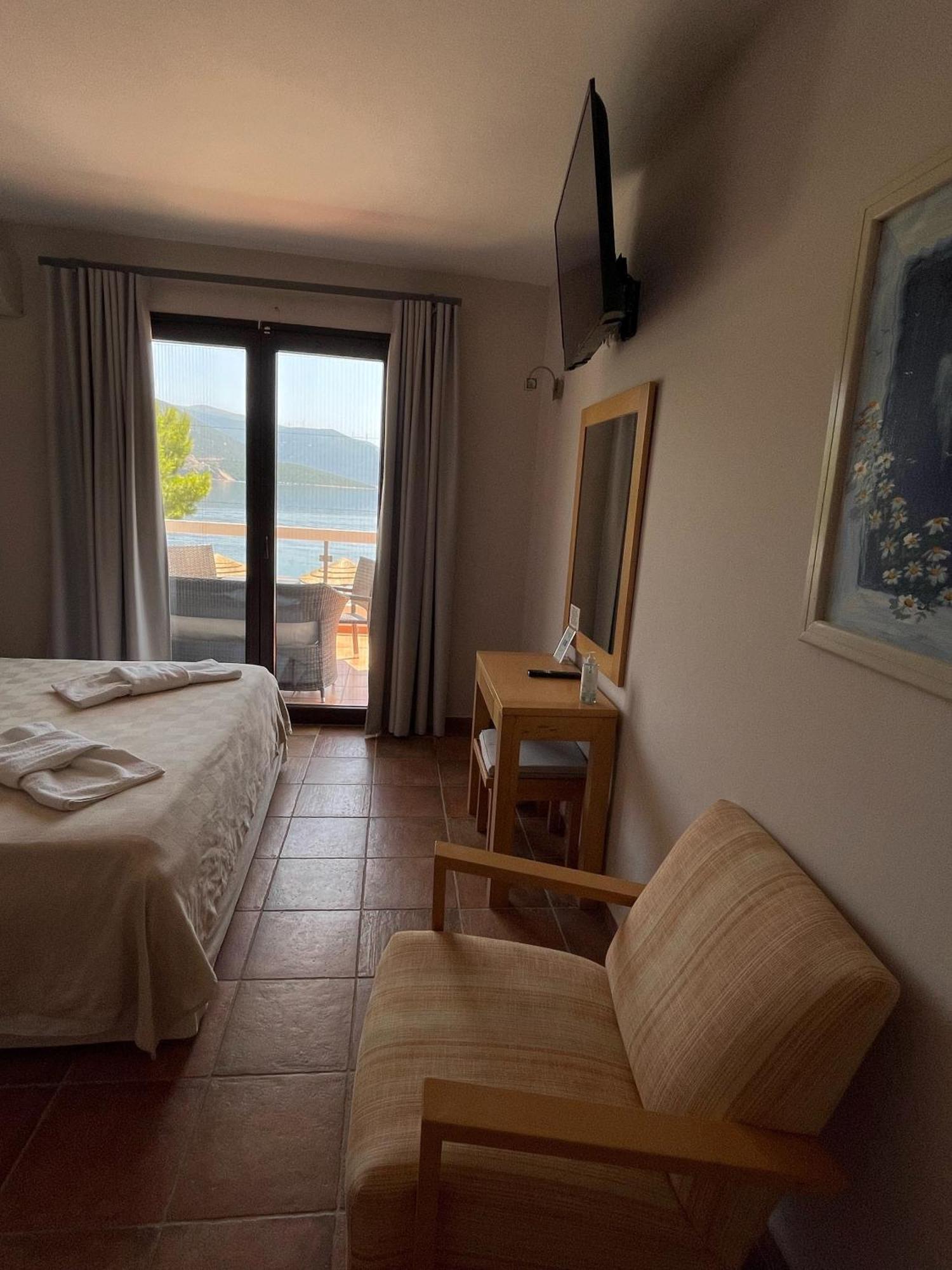 Trizonia Bay Hotel Buitenkant foto